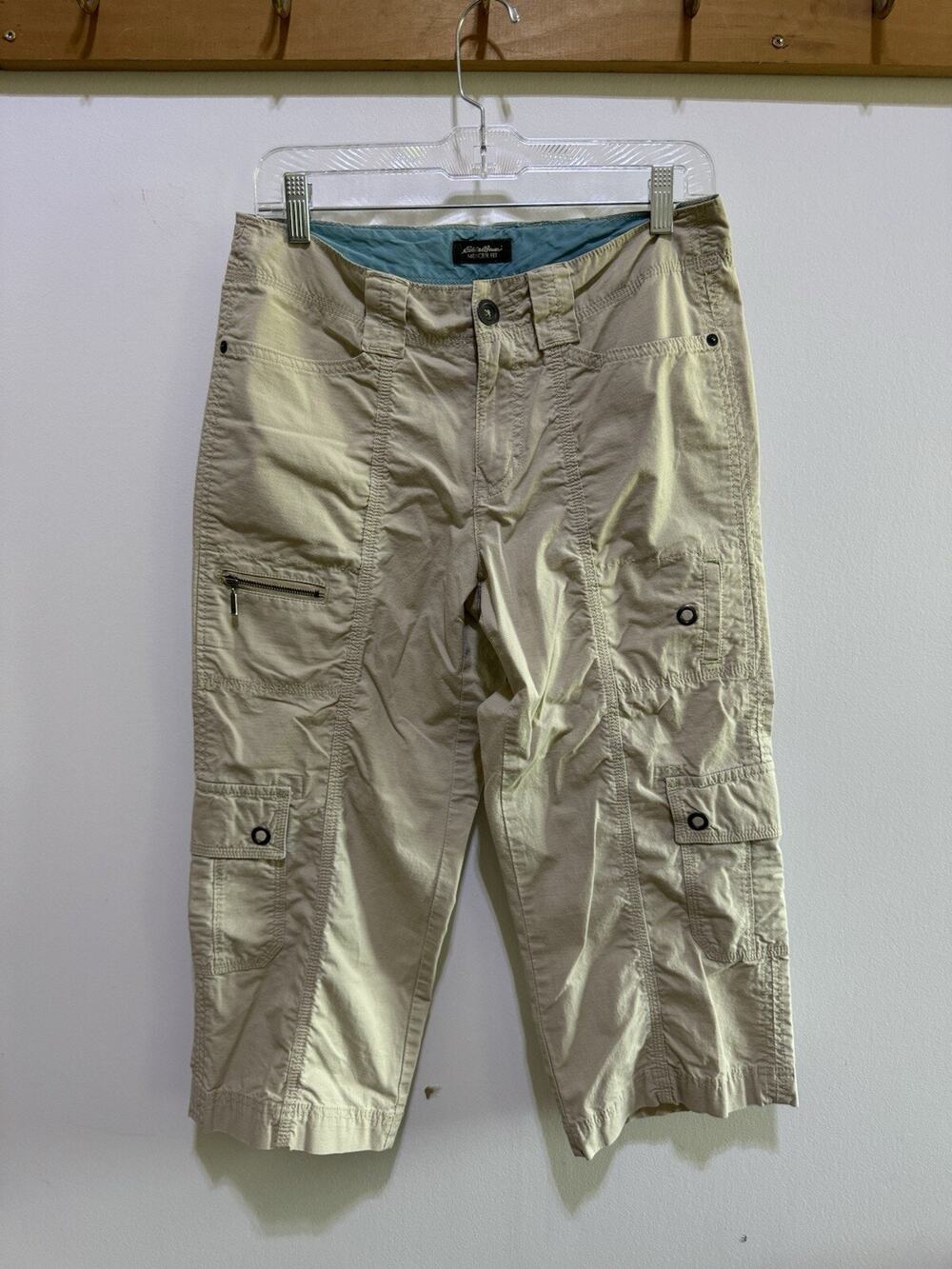 Women’s Eddie Bauer Capri Pants Tan 20” Inseam Size 6